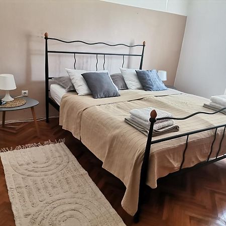 プーラCasa Di Nonna Pina, Kuca U Blizini Areneアパートメント エクステリア 写真